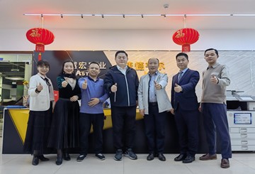 全國(guó)工商聯(lián)家具裝飾業(yè)商會(huì)執(zhí)行會(huì)長(zhǎng)張傳喜一行蒞臨捷德韋爾